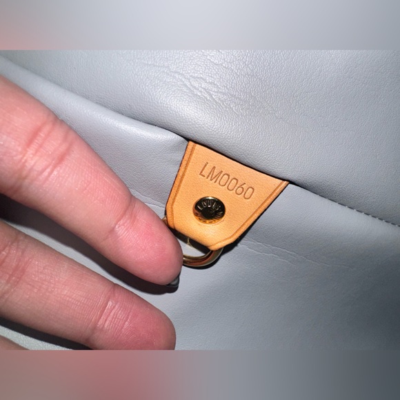 Louis Vuitton Monogram Vernis Bag EUC - Picture 6 of 15